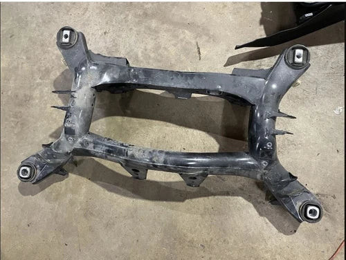 BMW F30 F22 F32 F36 F23 F33 REAR SUBFRAME K - FRAME OEM 6851659 used OEM rear subframe and crossmember