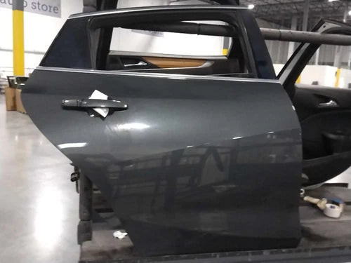 2017 Chevrolet Malibu VIN Z 4th di Used OEM complete door assembly used OEM complete door assembly