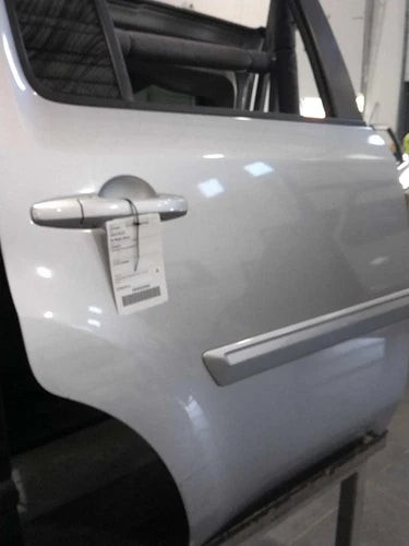 2010 Honda Pilot electric w/o suns Used OEM complete door assembly used OEM complete door assembly