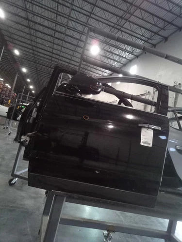 2015 Cadillac Srx Front Left Used OEM complete door assembly used OEM complete door assembly
