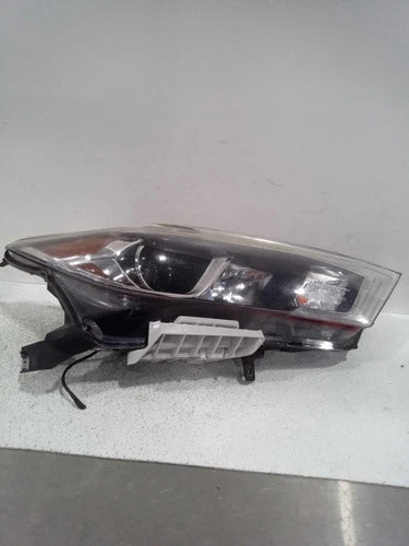 2016 Nissan Maxima OEM RH Headlight Assembly Right Halogen Used Maroon used OEM headlight
