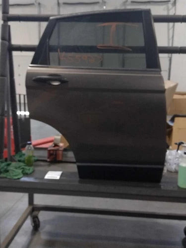 2011 Honda Cr-v electric R. privac Used OEM complete door assembly used OEM complete door assembly