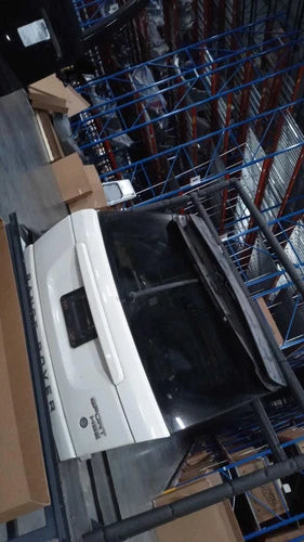 2010 Land Rover Range Rover Sport White OEM Tailgate 134K Used Repair Part used OEM liftgate or tailgate