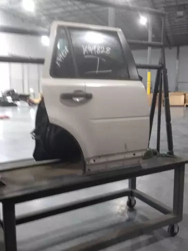 2010 Land Rover LR2 Right Rear Door White OEM Used 4DR HSE 130-50299R used OEM complete door assembly