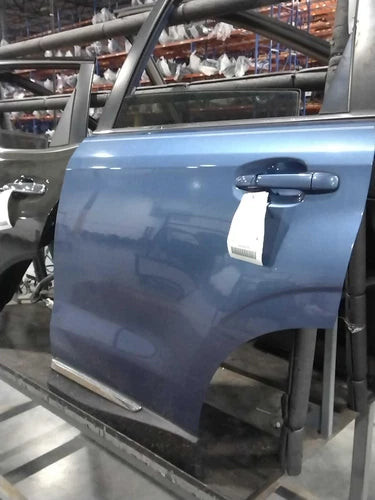 2017 Subaru Forester electric windo Used OEM complete door assembly used OEM complete door assembly