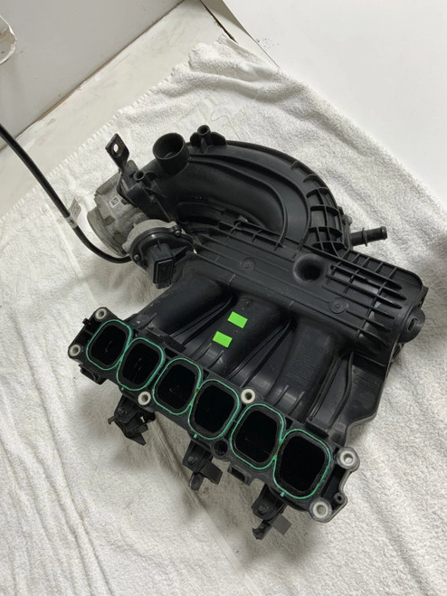 2010 2011 FORD TAURUS UPPER INTAKE MANIFOLD ASSEMBLY W/THROTTLE BODY 3.5 used OEM intake manifold