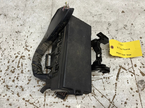 10-12 FORD TAURUS ENGINE FUSE BOX 10 11 12 used OEM fuse box or power module