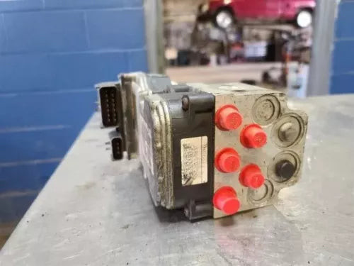 2005 Dodge Ram Pickup 2500 5.7L ABS Anti-Lock Brake Pump Assembly w/Warranty used OEM ABS pump and module