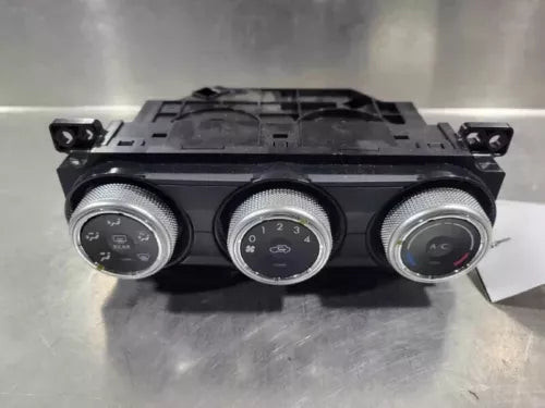 16-18 Subaru Forester AC Heater Temperature Manual Climate Control w/Warranty Used OEM A/C climate control module used OEM A/C climate control module