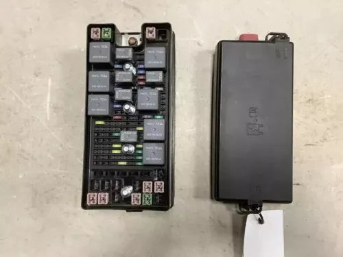 2005-2006 Ford Mustang Fuse Box Engine Assembly w/Warranty used OEM engine assembly