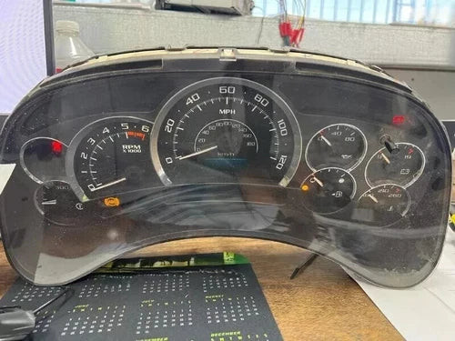 2003-2005 Cadillac Escalade ESV EXT Speedometer Gauges Cluster W/Warranty.. used OEM instrument cluster