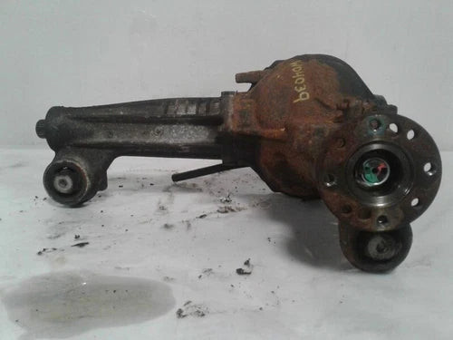 2005 Jeep Grand Cherokee Front Axle Differential Carrier 3.07 Ratio 6 Cyl 3.7L used OEM differential carrier