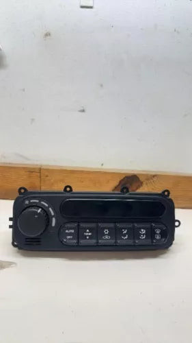 2002-2006 Chrysler Sebring Dodge Stratus AT AC Climate Control Temperature OEM used OEM A/C climate control module