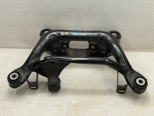 2009-2016 BMW Z4 REAR SUSPENSION SUBFRAME CRADLE CROSSMEMBER OEM LOT758 used OEM rear subframe and crossmember