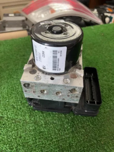 2010-2012 Ford Fusion Mercury Milan FWD ABS Anti-Lock Brake Pump Assembly OEM used OEM ABS pump and module