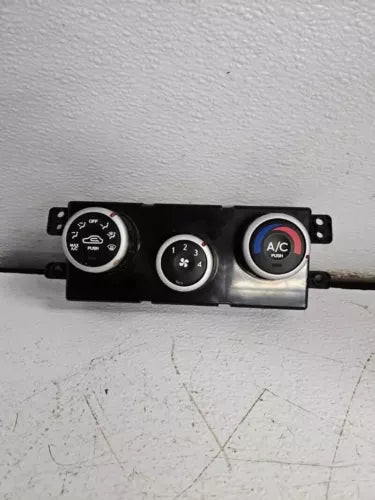 2005-2009 Hyundai Tucson A/C Heater Temperature Climate Control OEM used OEM A/C climate control module