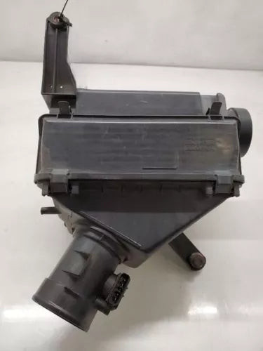 1999 - 2002 Toyota 4Runner 3.4L Air Cleaner Intake Filter Box OEM used OEM air cleaner assembly