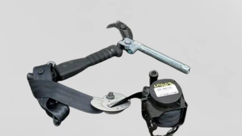2016-2020 Kia Sorento Front Left Driver Seat Belt Retractor Assembly Black OEM used OEM seat belt assembly