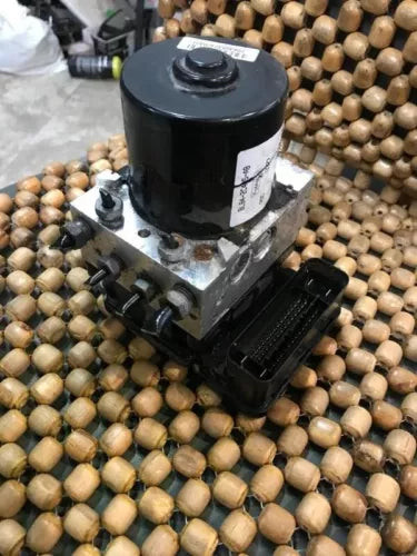 2010-2012 Ford Escape Mercury Mariner ABS Anti-Lock Brake Pump Assembly OEM used OEM ABS pump and module