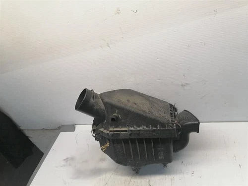 2007 2008 2009 2010 2011 Jeep Wrangler 3.8L Air Cleaner Intake Box Assembly OEM used OEM air cleaner assembly