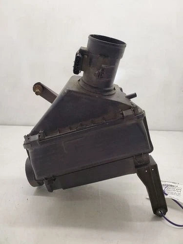 1999-2002 Toyota 4Runner 3.4L Air Cleaner Intake Filter Box OEM used OEM air cleaner assembly