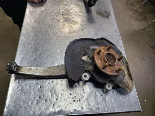2006 Lexus GS300 Passenger Right Front Spindle Knuckle Assembly Oem used OEM steering knuckle