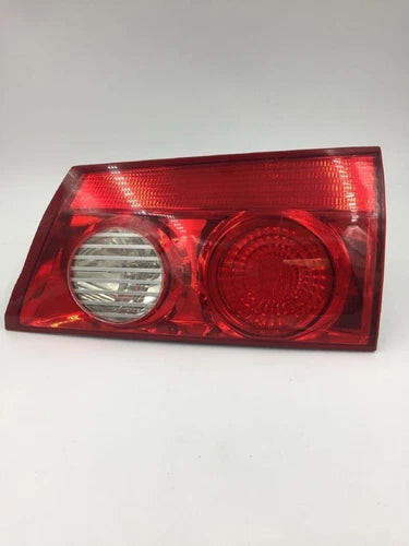 04-05 Toyota Sienna Tail Light Right Passenger Side Inner Tail Gate Assembly OEM used OEM tail light