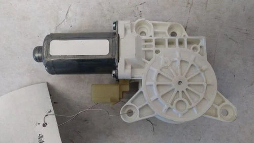 08-16 Town and Country Front Left Door Power Window Motor Assembly Door 6 Pin L used OEM window motor