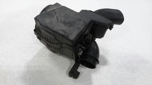 2013-2019 Ford Escape Air Cleaner Air Box Air Intake Filter Box OEM used OEM air cleaner assembly