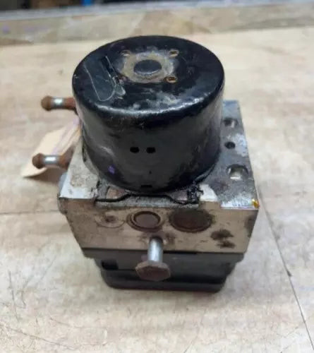 2009-2011 Chevrolet Hhr ABS Anti Lock Brake Pump Control Module Assembly OEM used OEM ABS pump and module