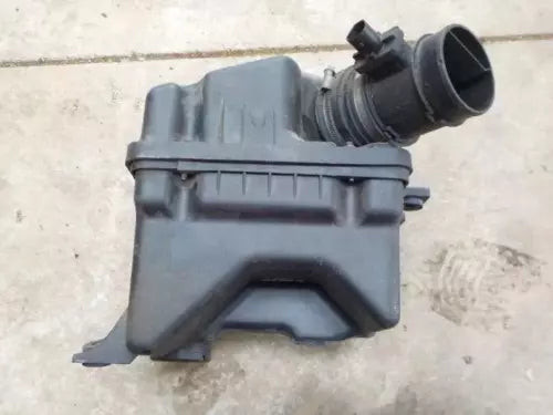 2009-2011 Chevrolet Chevy Aveo Air Cleaner Intake Filter Box OEM used OEM air cleaner assembly