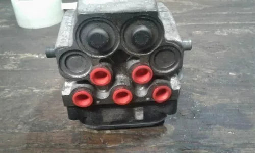 2000-2002 Tahoe Suburban 1500 Yukon XL1500 Escalade Anti-Lock Brake Pump Asembly used OEM ABS pump and module