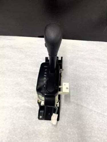 2006 - 2007 Jeep Liberty Automatic Trans Floor Gear Shift Shifter Assembly OEM used OEM transmission shifter