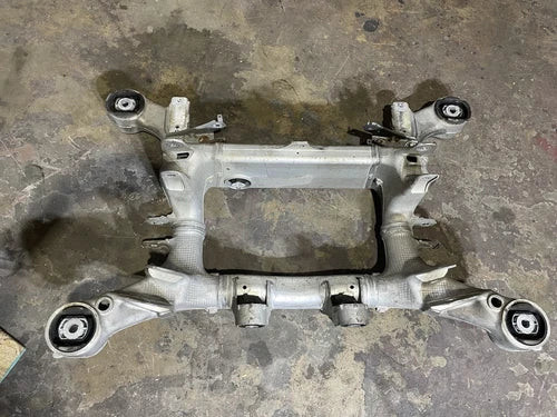 BMW 5 6 550iX 650IX F10 F06 F07 F12 F13 REAR SUBFRAME CROSSMEMBER CRADLE OEM used OEM rear subframe and crossmember