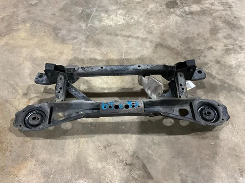 12-18 FORD FOCUS SEL FWD REAR SUSPENSION SUBFRAME CROSSMEMBER ASSY, OEM LOT037 used OEM rear subframe and crossmember
