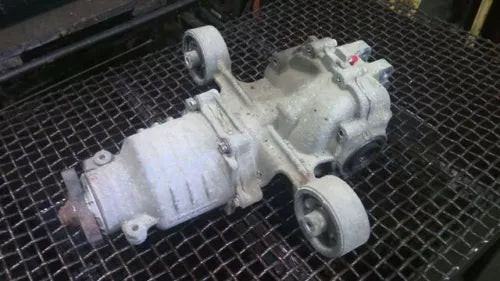 2005-2006 Chevrolet Equinox Rear Differential Carrier Assembly OEM Used used OEM rear differential carrier