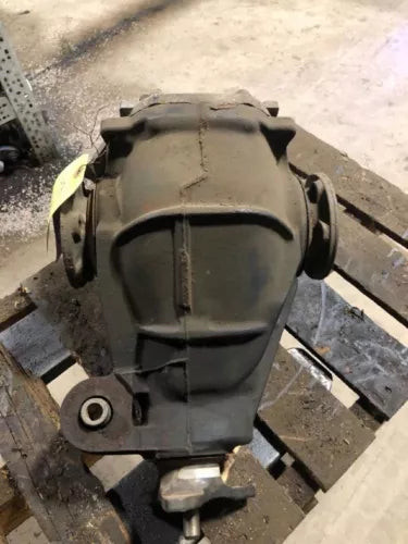 1995-1997 Lexus LS400 Rear Differential Carrier Assembly 3.62 Ratio OEM Used used OEM rear differential carrier