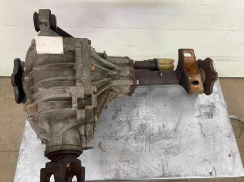 1999-2010 Chevrolet Silverado 2500 Front Differential Carrier Assembly OEM Used used OEM front differential carrier