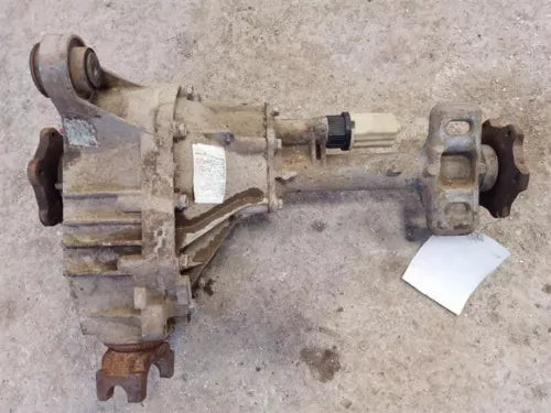 1999-2007 GMC Sierra 1500 Front Axle Differential Carrier 4.10 Ratio OPT GT5 OEM used OEM differential carrier