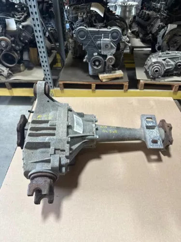 2002-2006 Cadillac Escalade Front Differential Carrier Assembly 3.73 Ratio OEM Used used OEM front differential carrier