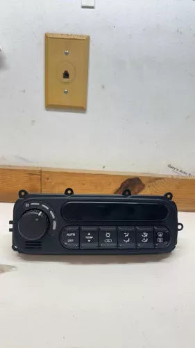 2002-2006 Chrysler Sebring Dodge Stratus AT AC Climate Control Temperature OEM used OEM A/C climate control module