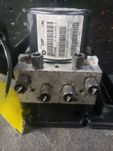 2008 Jeep Grand Cherokee Jeep Commander ABS Anti Lock Brake Pump Assembly OEM used OEM ABS pump and module