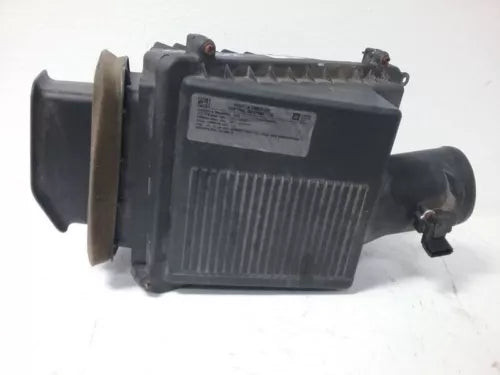 2015-2016 Chevrolet Suburban 1500 Air Cleaner Intake Filter Box used OEM air cleaner assembly