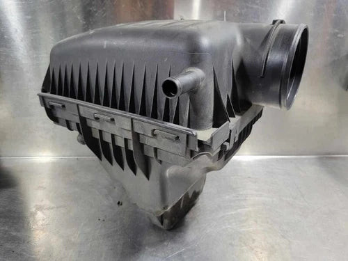 2011-2020 Dodge Charger 5.7L Air Cleaner Intake Box Assembly OEM used OEM air cleaner assembly