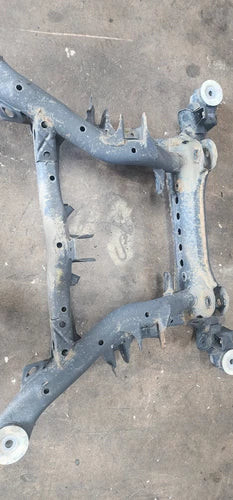 2007-2015 AUDI Q7 3.0L REAR SUSPENSION CROSSMEMBER SUBFRAME CRADLE OEM used OEM rear subframe and crossmember