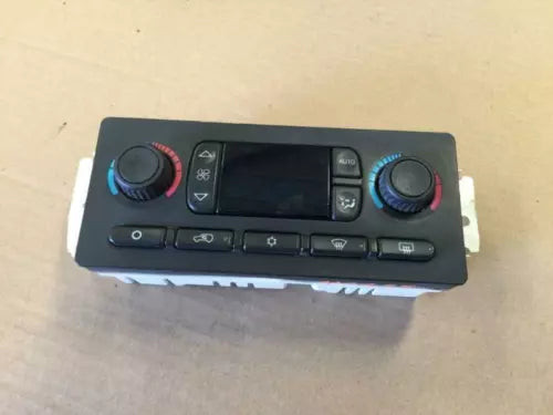 2003-2004 Chevrolet Avalanche 1500 Heater AC Temperature Control Unit OEM used OEM A/C climate control module