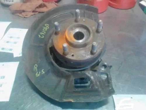 2005-2006 Hyundai Santa Fe Passenger Right Front Spindle Knuckle OEM used OEM steering knuckle
