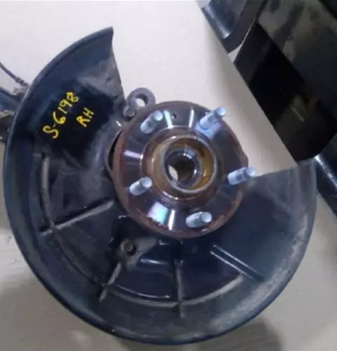 2013-2021 Buick Encore Passenger Right Front Spindle Knuckle OEM used OEM steering knuckle