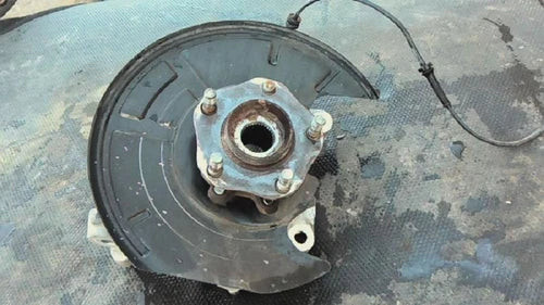 2007-2018 Nissan Altima Passenger Right Front Spindle Knuckle OEM used OEM steering knuckle