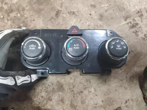 2015-2024 Dodge Ram 1500 Heater AC Temperature Control Unit OEM used OEM A/C climate control module